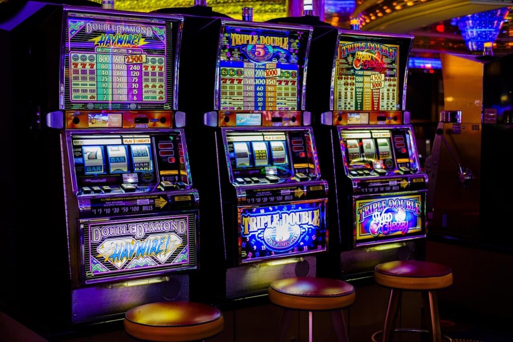 Mesin slot kasino yang ternyata bisa menang besar banget bikin kang ojol terkejut